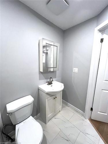 83 Ontario Road, Welland, ON - Indoor Photo Showing Bathroom