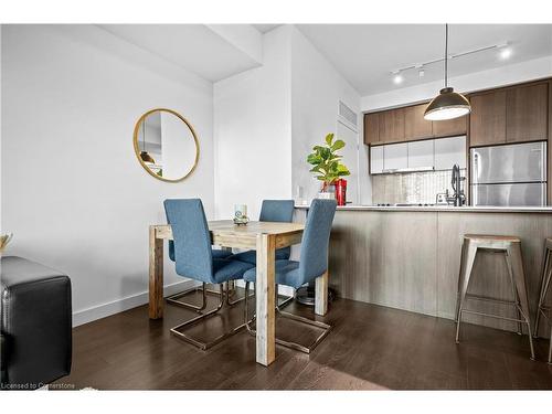 207-5025 Harvard Road, Mississauga, ON - Indoor Photo Showing Dining Room