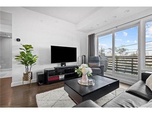 207-5025 Harvard Road, Mississauga, ON - Indoor Photo Showing Living Room