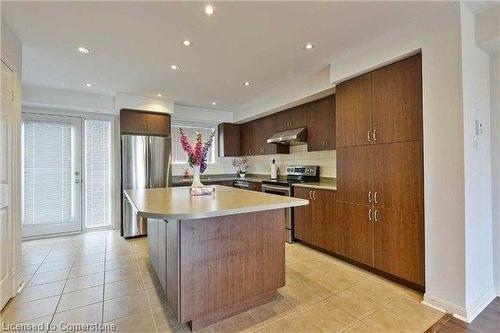 13-5100 Plantation Place, Mississauga, ON - Indoor Photo Showing Kitchen With Upgraded Kitchen