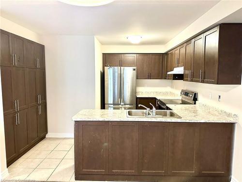 62-755 Linden Drive, Cambridge, ON - Indoor Photo Showing Kitchen With Double Sink