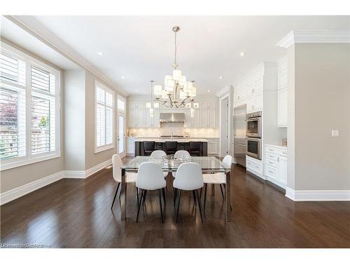 147 Mcwilliams Crescent, Oakville, ON - Indoor Photo Showing Dining Room