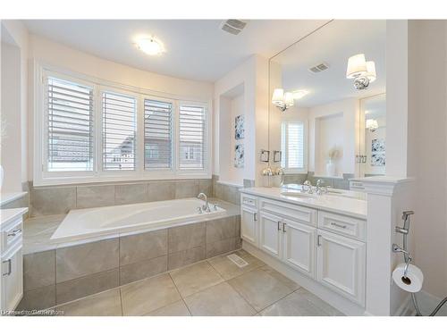 147 Mcwilliams Crescent, Oakville, ON - Indoor Photo Showing Bathroom