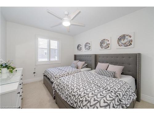 147 Mcwilliams Crescent, Oakville, ON - Indoor Photo Showing Bedroom