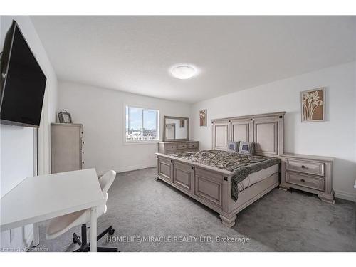 3319 Regiment Road, London, ON - Indoor Photo Showing Bedroom