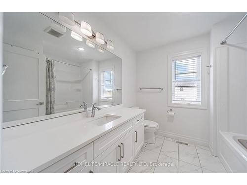 3319 Regiment Road, London, ON - Indoor Photo Showing Bathroom