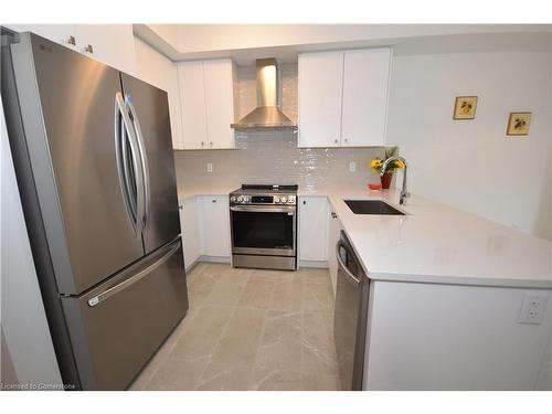 12 Velvet Way, Thorold, ON - Indoor Photo Showing Kitchen With Stainless Steel Kitchen With Upgraded Kitchen