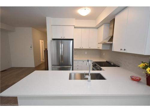 12 Velvet Way, Thorold, ON - Indoor Photo Showing Kitchen With Stainless Steel Kitchen