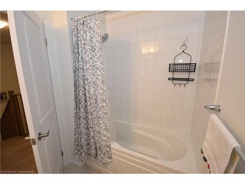 12 Velvet Way, Thorold, ON - Indoor Photo Showing Bathroom