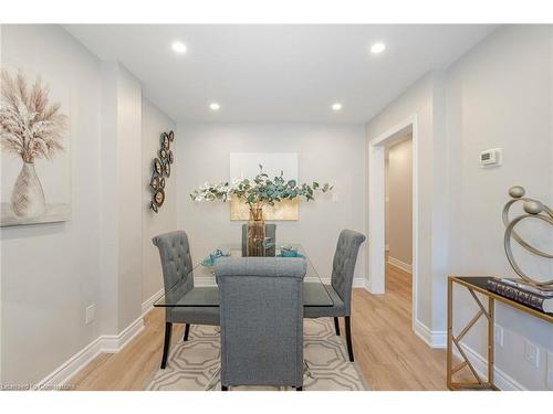 58-5659 Glen Erin Drive, Mississauga, ON - Indoor Photo Showing Dining Room