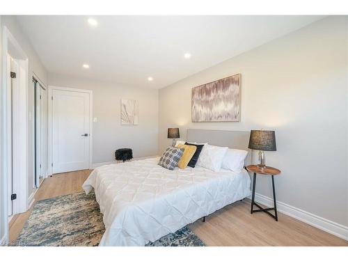 58-5659 Glen Erin Drive, Mississauga, ON - Indoor Photo Showing Bedroom