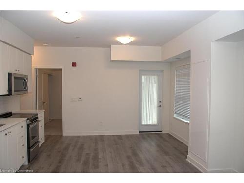 202-110 Fergus Avenue, Kitchener, ON - Indoor Photo Showing Kitchen