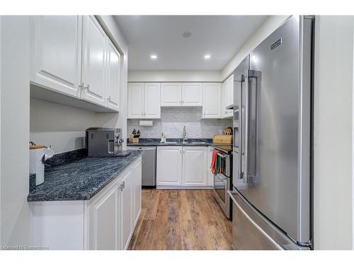 19-2880 Headon Forest Drive, Burlington, ON - Indoor Photo Showing Kitchen