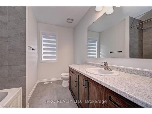 54 Pondcliffe Drive, Kitchener, ON - Indoor Photo Showing Bathroom