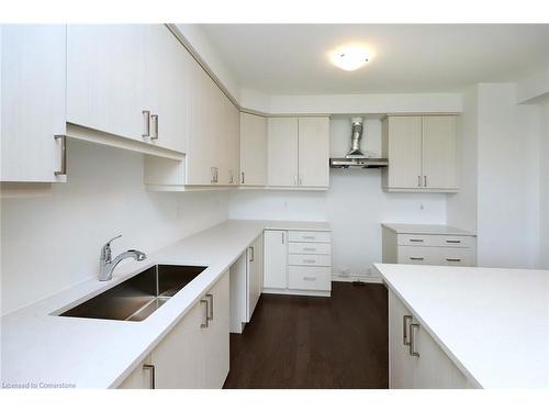 88 Mcbride Trail, Barrie, ON - Indoor Photo Showing Kitchen