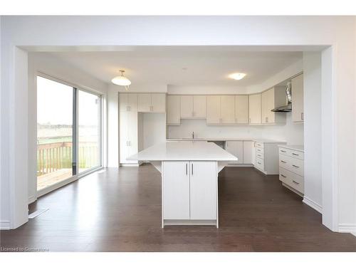 88 Mcbride Trail, Barrie, ON - Indoor Photo Showing Kitchen