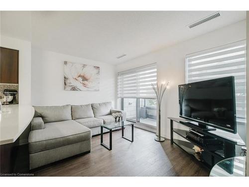 103-40 Via Rosedale, Brampton, ON - Indoor Photo Showing Living Room