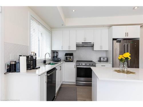 82 William Duncan Road, Toronto, ON - Indoor Photo Showing Kitchen With Upgraded Kitchen