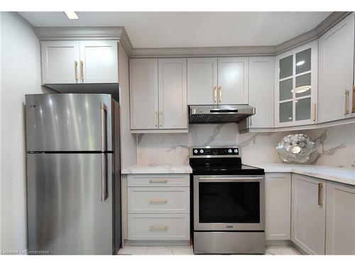 65 Loraine Drive, St. Catharines, ON - Indoor Photo Showing Kitchen