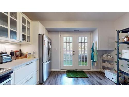 407-4013 Kilmer Drive, Burlington, ON - Indoor Photo Showing Kitchen