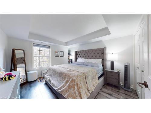 407-4013 Kilmer Drive, Burlington, ON - Indoor Photo Showing Bedroom