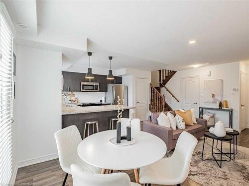 11-39 Hays Boulevard, Oakville, ON - Indoor Photo Showing Dining Room