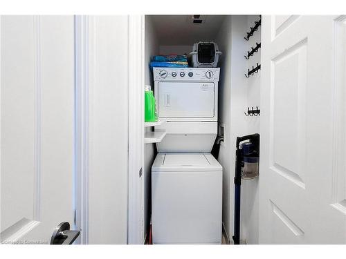 1102-2325 Central Park Drive, Oakville, ON - Indoor Photo Showing Laundry Room