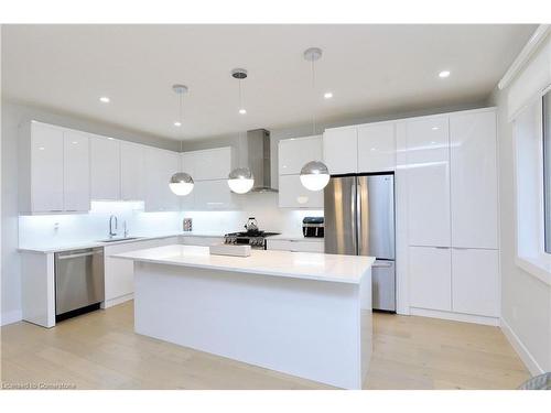 86 Grandville Circle, Paris, ON - Indoor Photo Showing Kitchen With Stainless Steel Kitchen With Upgraded Kitchen