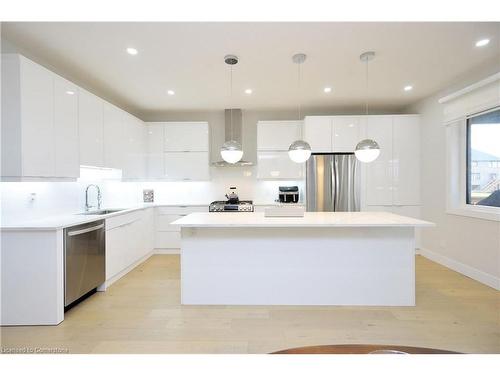 86 Grandville Circle, Paris, ON - Indoor Photo Showing Kitchen With Stainless Steel Kitchen With Upgraded Kitchen