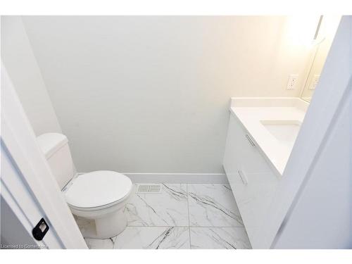 86 Grandville Circle, Paris, ON - Indoor Photo Showing Bathroom