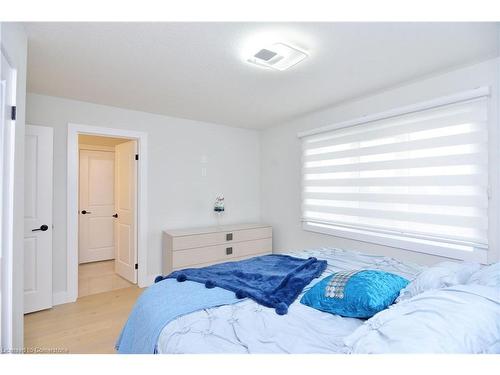 86 Grandville Circle, Paris, ON - Indoor Photo Showing Bedroom