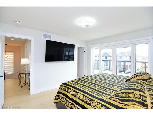 86 Grandville Circle, Paris, ON - Indoor Photo Showing Bedroom