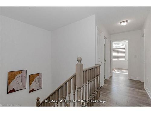 3485 4Th Line, Oak Heights, ON - Indoor Photo Showing Other Room