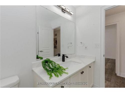 3485 4Th Line, Oak Heights, ON - Indoor Photo Showing Bathroom