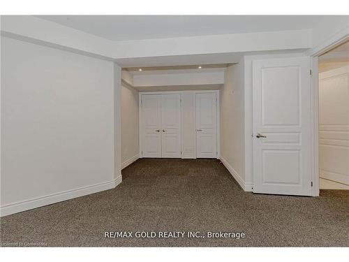 3485 4Th Line, Oak Heights, ON - Indoor Photo Showing Other Room