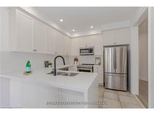 3485 4Th Line, Oak Heights, ON - Indoor Photo Showing Kitchen With Double Sink