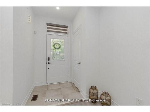 3485 Fourth Line, Oak Heights, ON - Indoor Photo Showing Other Room