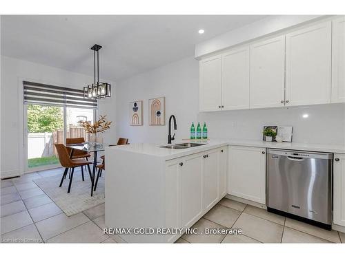 3485 Fourth Line, Oak Heights, ON - Indoor Photo Showing Kitchen With Double Sink