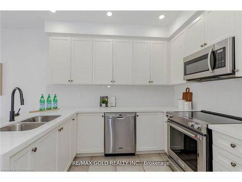 3485 Fourth Line, Oak Heights, ON - Indoor Photo Showing Kitchen With Double Sink