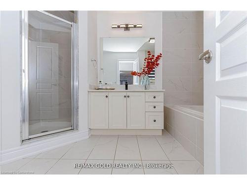 3485 Fourth Line, Oak Heights, ON - Indoor Photo Showing Bathroom