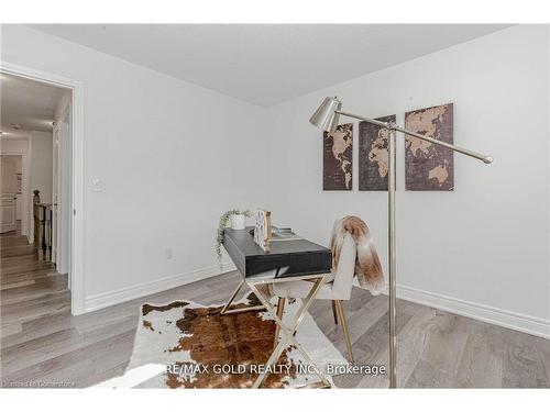 3485 Fourth Line, Oak Heights, ON - Indoor Photo Showing Other Room