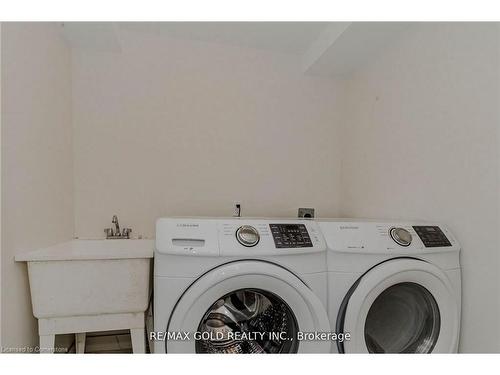 3485 Fourth Line, Oak Heights, ON - Indoor Photo Showing Laundry Room