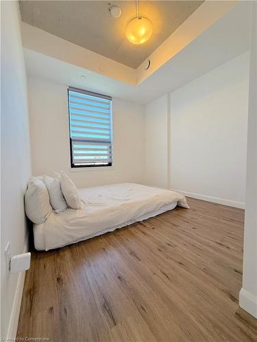 713-7 Erie Avenue, Brantford, ON - Indoor Photo Showing Bedroom