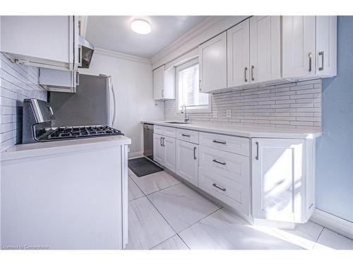 61 Winter Avenue, Cambridge, ON - Indoor Photo Showing Kitchen