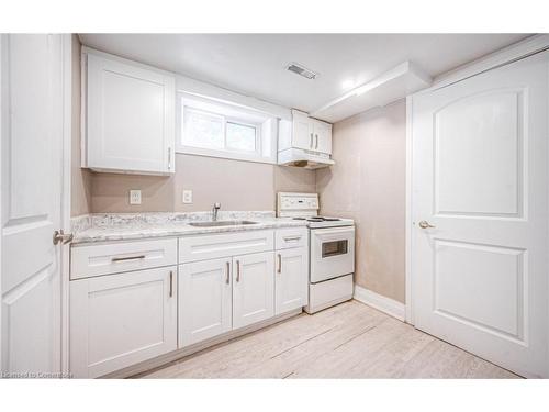 61 Winter Avenue, Cambridge, ON - Indoor Photo Showing Kitchen