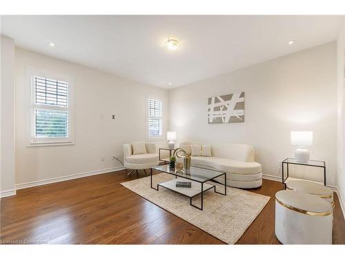 6 West Oak Trail, Kitchener, ON - Indoor Photo Showing Living Room