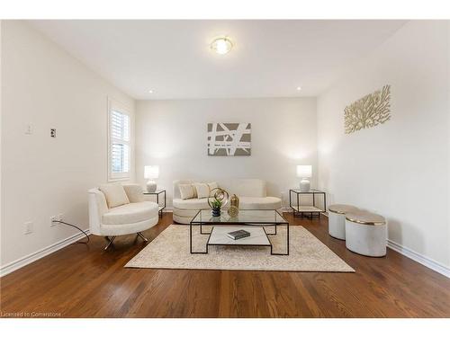 6 West Oak Trail, Kitchener, ON - Indoor Photo Showing Living Room