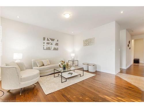 6 West Oak Trail, Kitchener, ON - Indoor Photo Showing Living Room