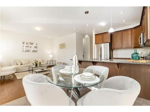 6 West Oak Trail, Kitchener, ON - Indoor Photo Showing Dining Room