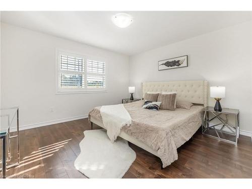 6 West Oak Trail, Kitchener, ON - Indoor Photo Showing Bedroom